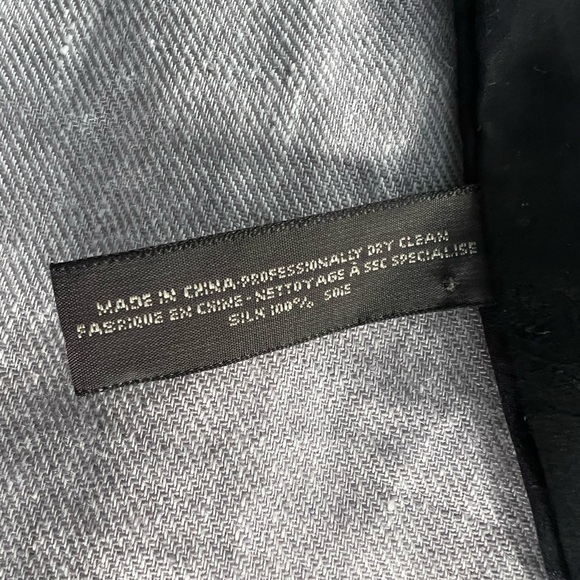 ECHO black damask 100% silk opera length scarf // soirée shoulder wrap - Picture 7 of 7